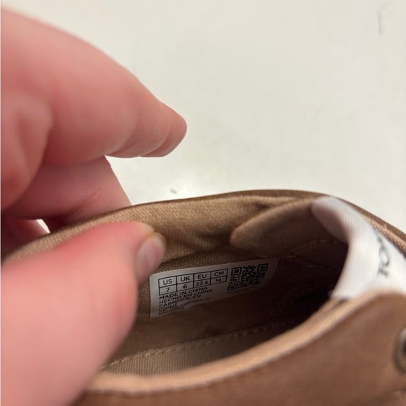 TOMS Kids' Fenix Mid Sneaker - Picture 10 of 10